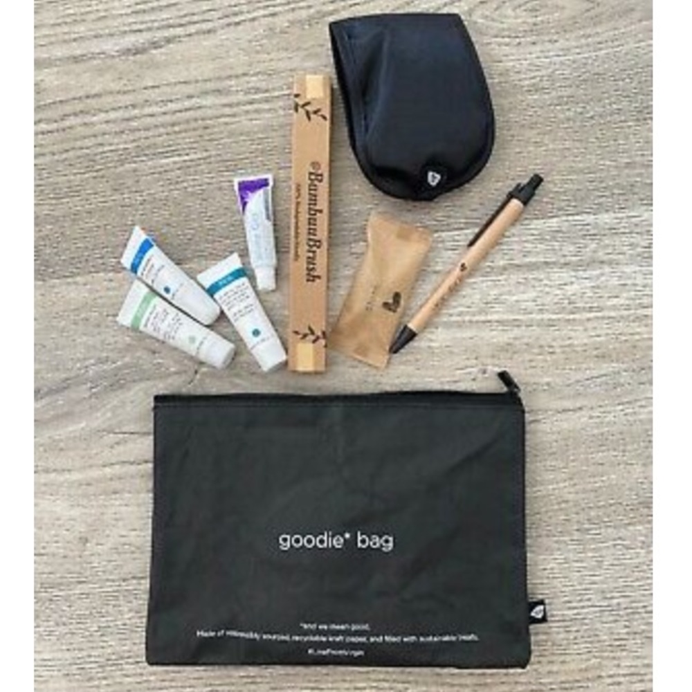 NWT New first-class Virgin Airlines goodie* bag Amenities Kit - Picture 2 of 7